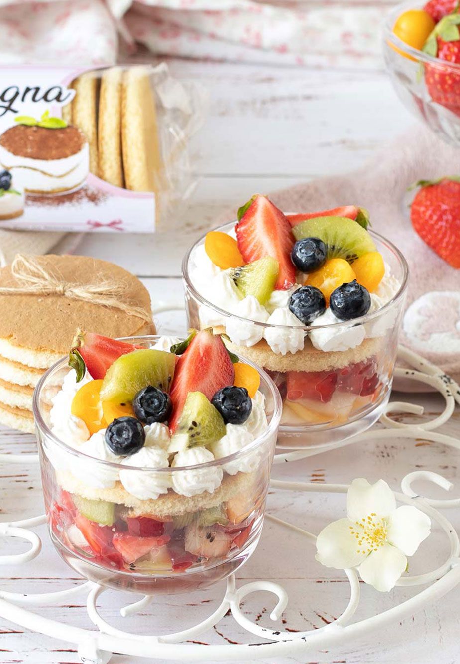 Dessert con macedonia e crema namelaka