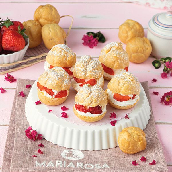 Bignè Mariarosa con crema di fragole 