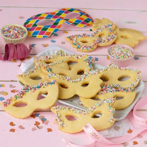 Dolci mascherine di pasta frolla