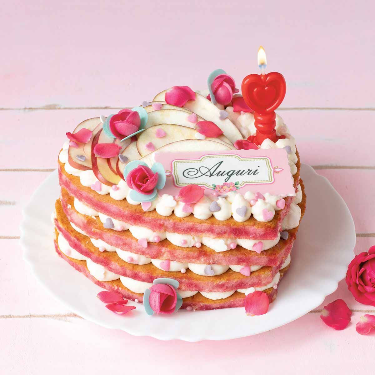 Torta-compleanno-cuore-con-cream-cheese-e-mele