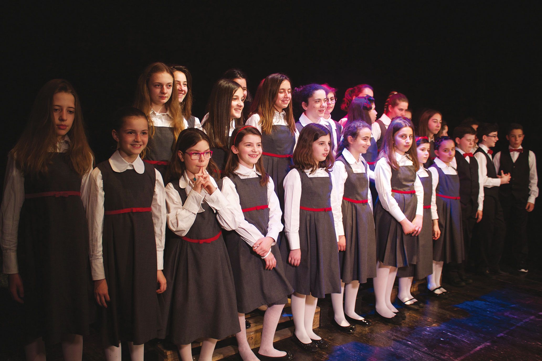Il Coro Farnesiano di Piacenza canta il Jingle di Mariarosa