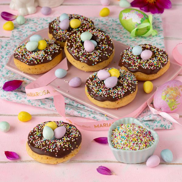 Ciambelline al pistacchio con glassa al cioccolato