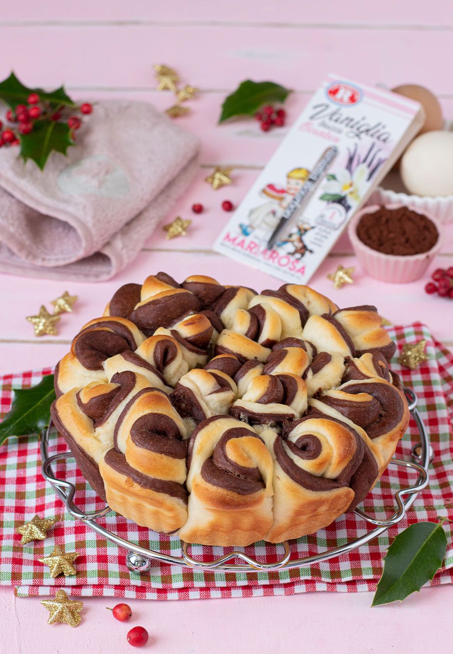 Torta di rose bicolore