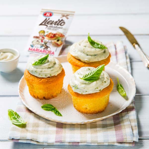 Muffin salati con crema al basilico