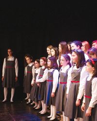 Il jingle di Mariarosa: la storica canzone di Mariarosa cantata dal Coro Farnesiano di Piacenza